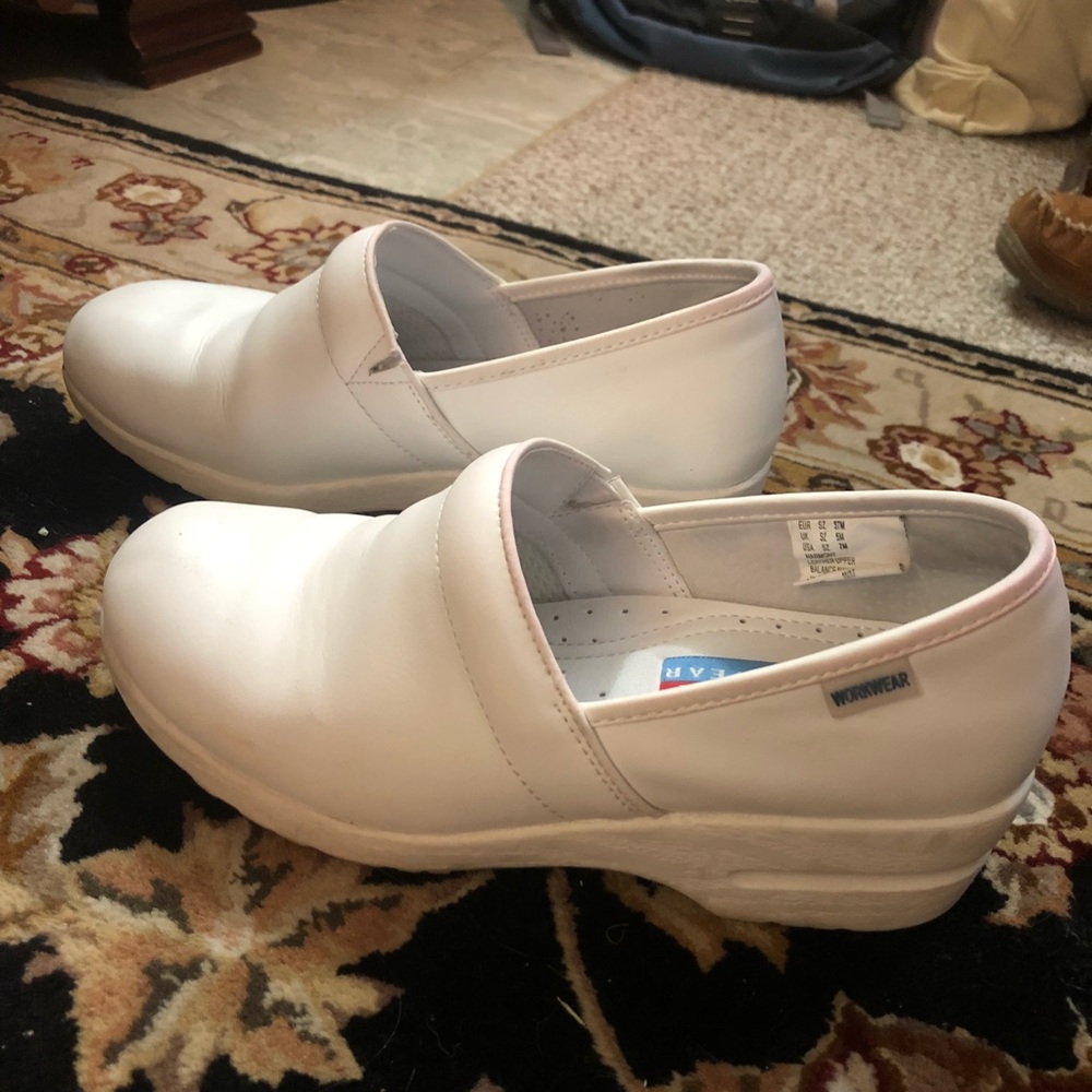 Cherokee Work Clogs - Picture 2 of 7